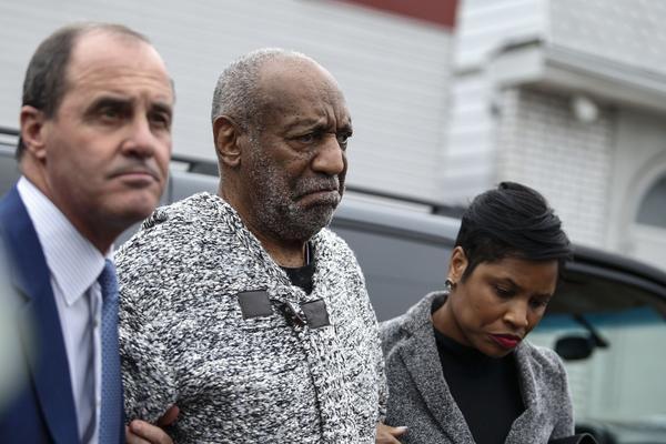 Bill Cosby <strong>Defense</strong> Seeks Dismissal Of Charges, Prosecut...