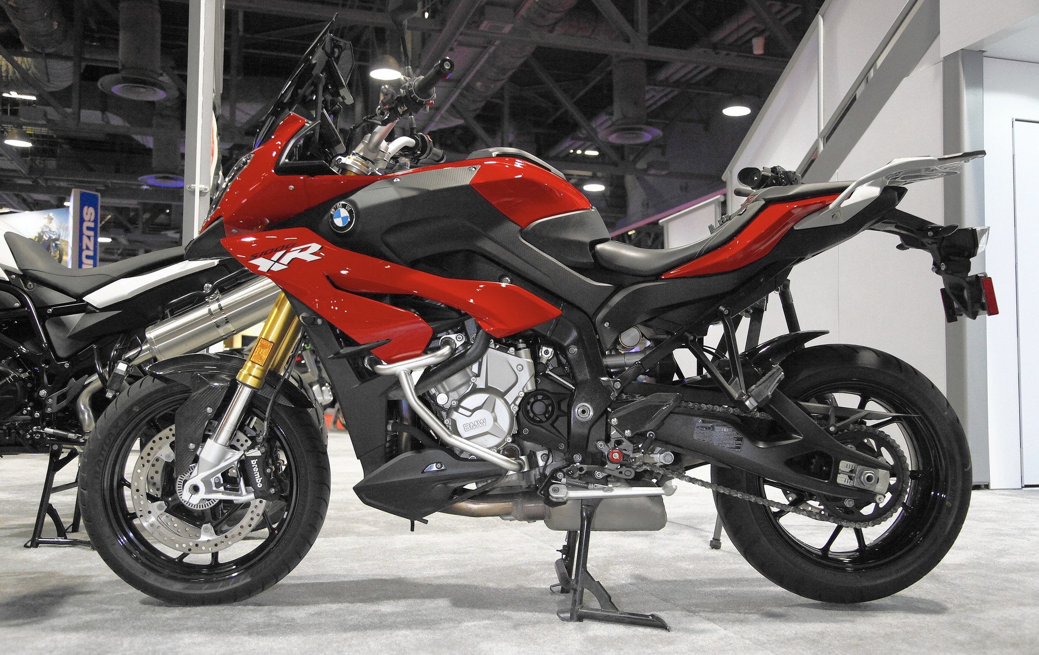 BMW's S1000XR sport bike an ideal blend of comfort and performance - LA