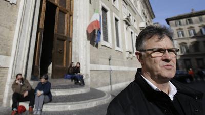 crítico del Vaticano dice que sólo Francisco le puede separar del panel de abuso sexual