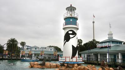 SeaWorld shakes up top execs, creates resorts group