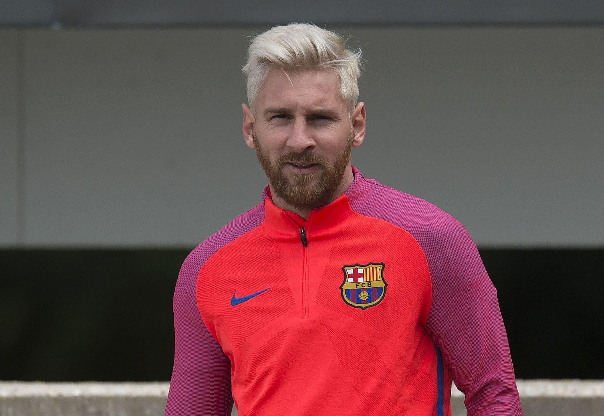 With new blond look, Lionel Messi's head not feet creating a stir - Chicago Tribune2048 x 1412