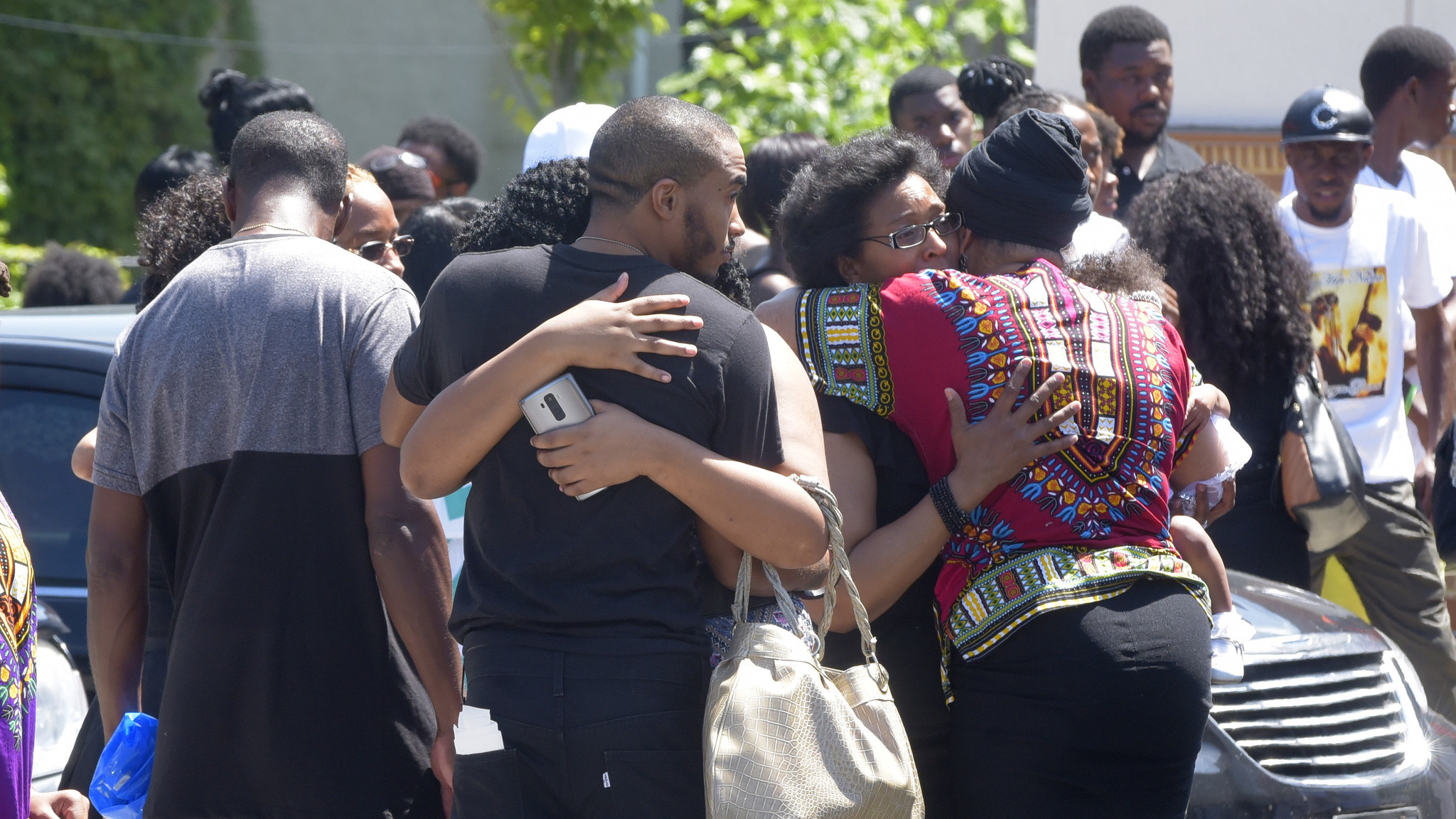 Mourners, including young son, attend funeral for Korryn Gaines - Baltimore Sun