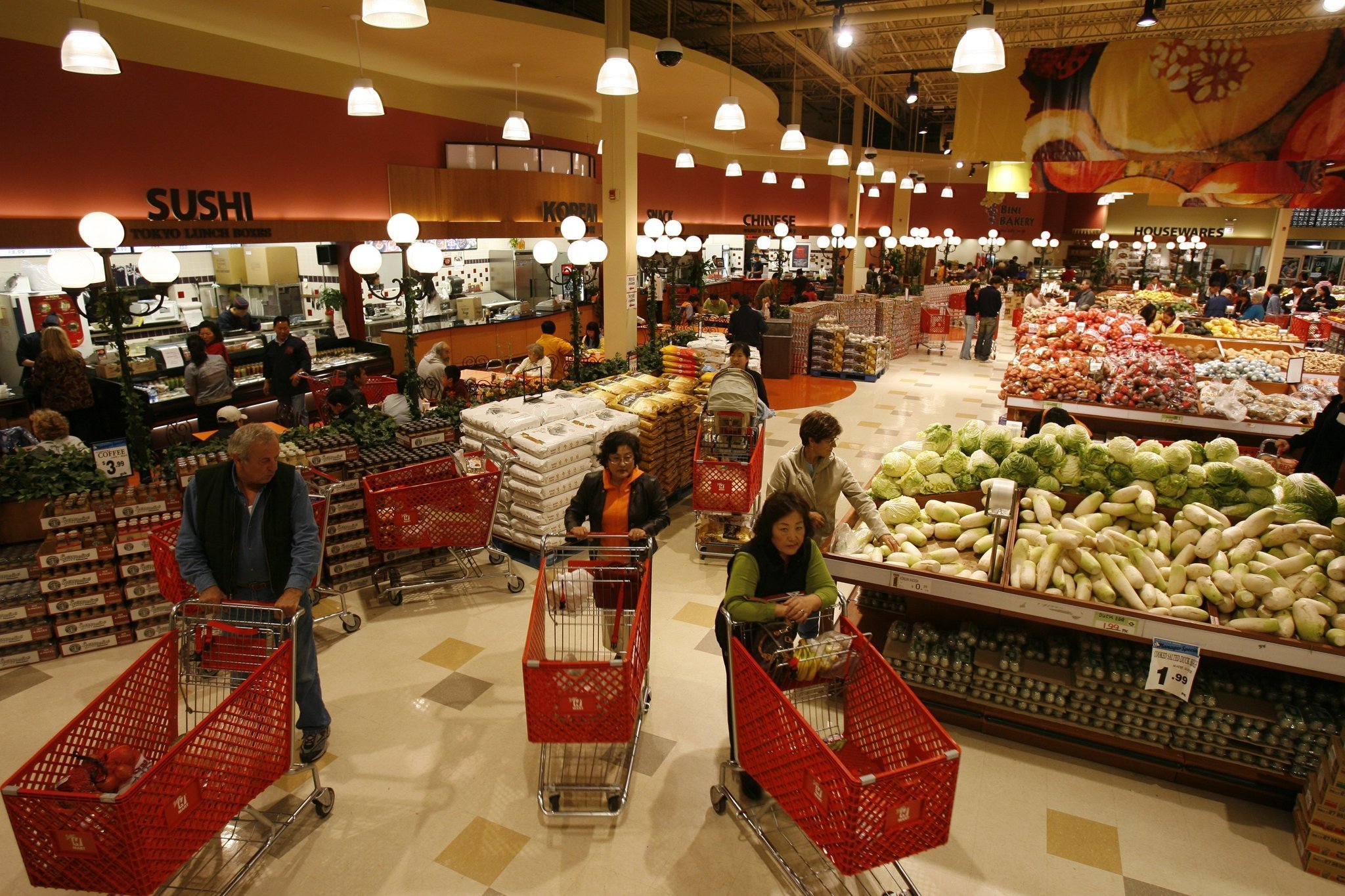 H Mart Asian mega supermarket opening store food court in West Loop