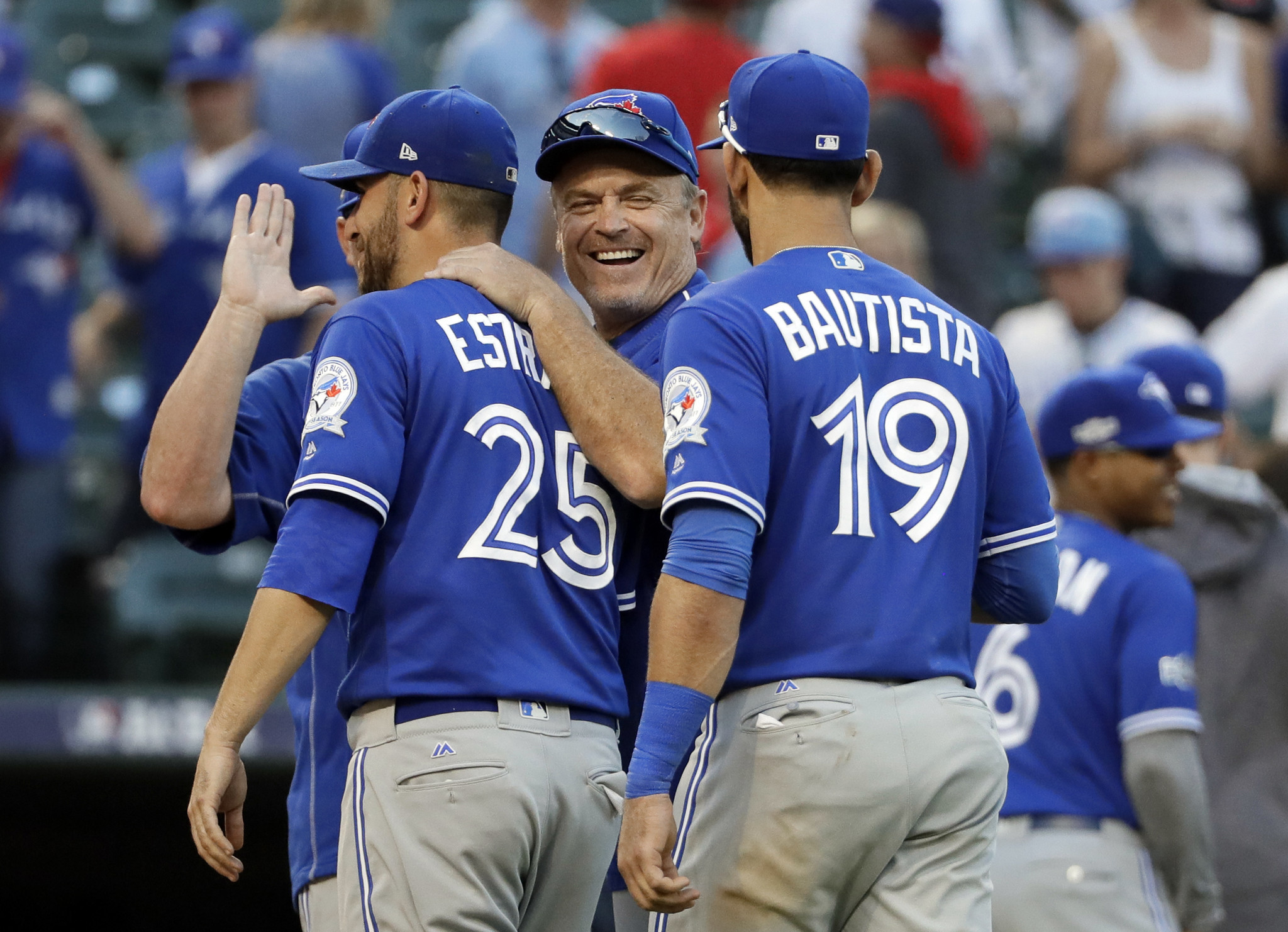 Marco Estrada, Blue Jays rout Rangers in Game 1 of ALDS