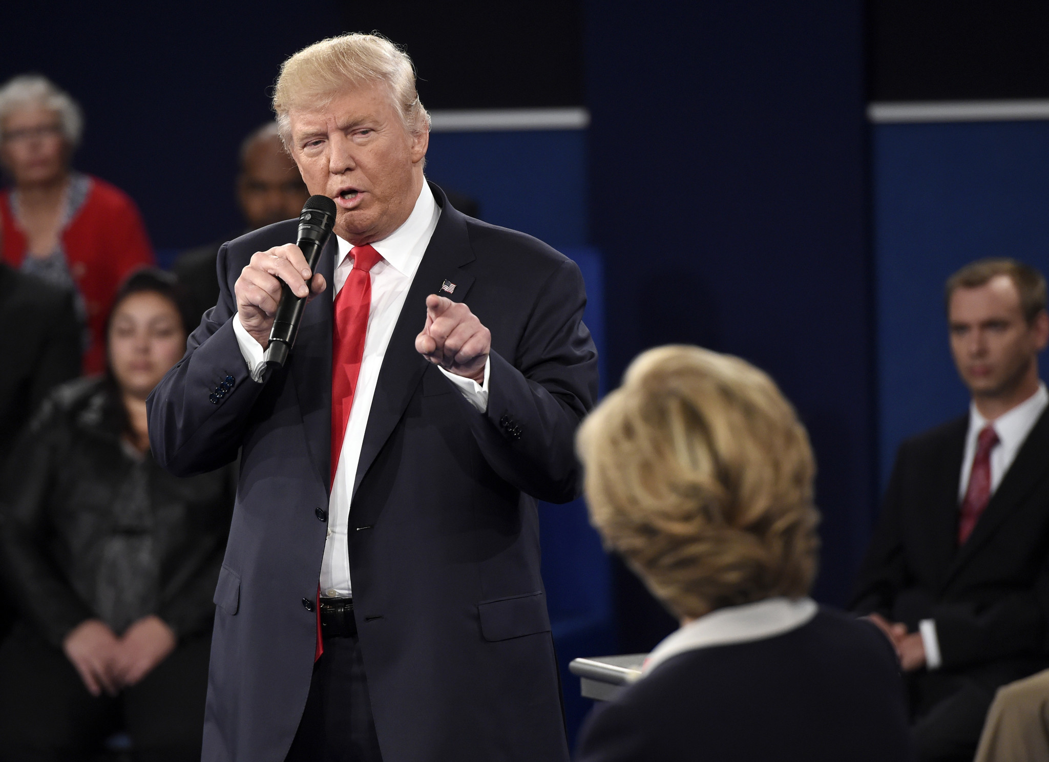 Are we at the bottom yet? Trump threatens Clinton with jail time - Chicago Tribune2048 x 1488