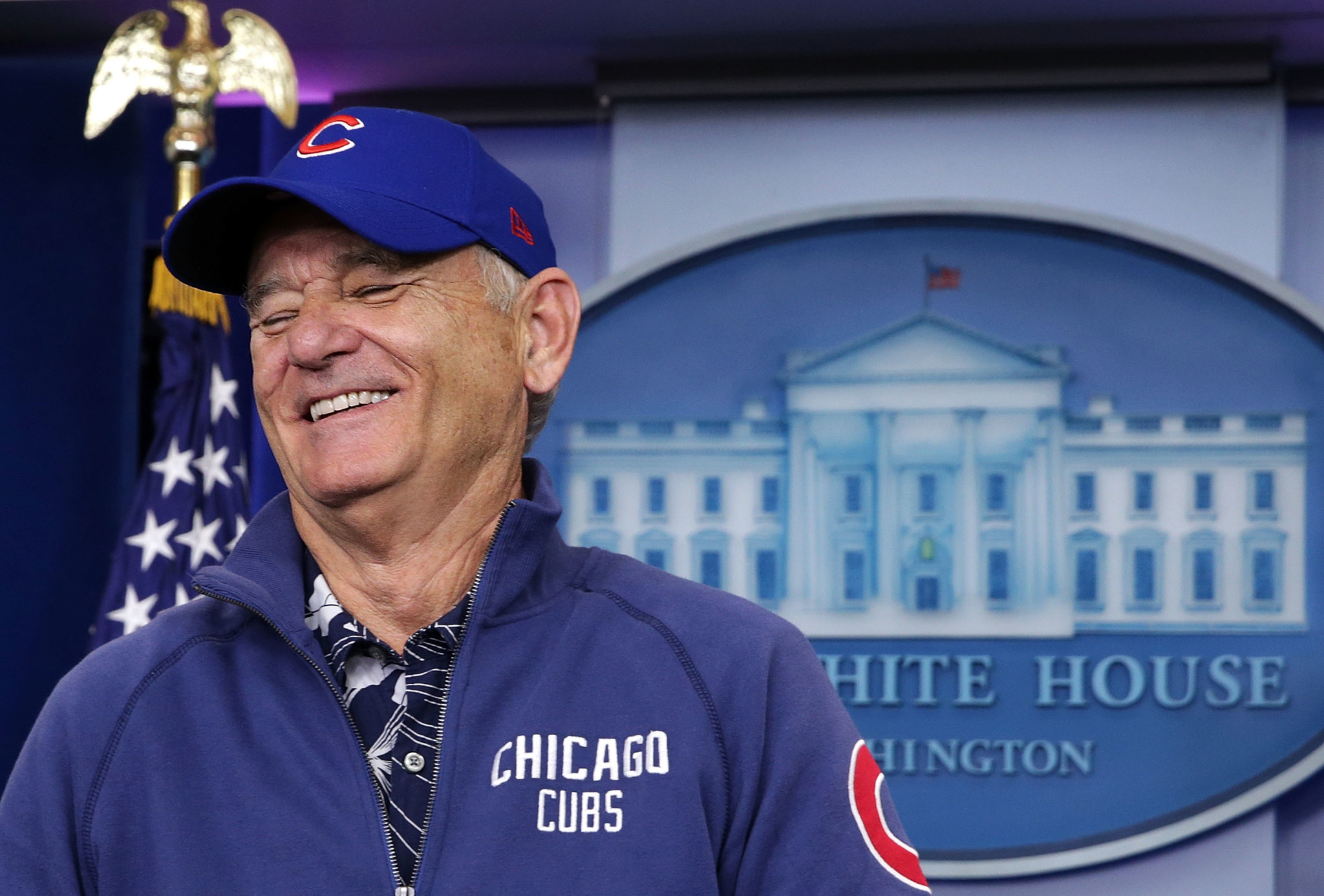 Bill Murray, wearing a Cubs hat, crashes White House press briefing