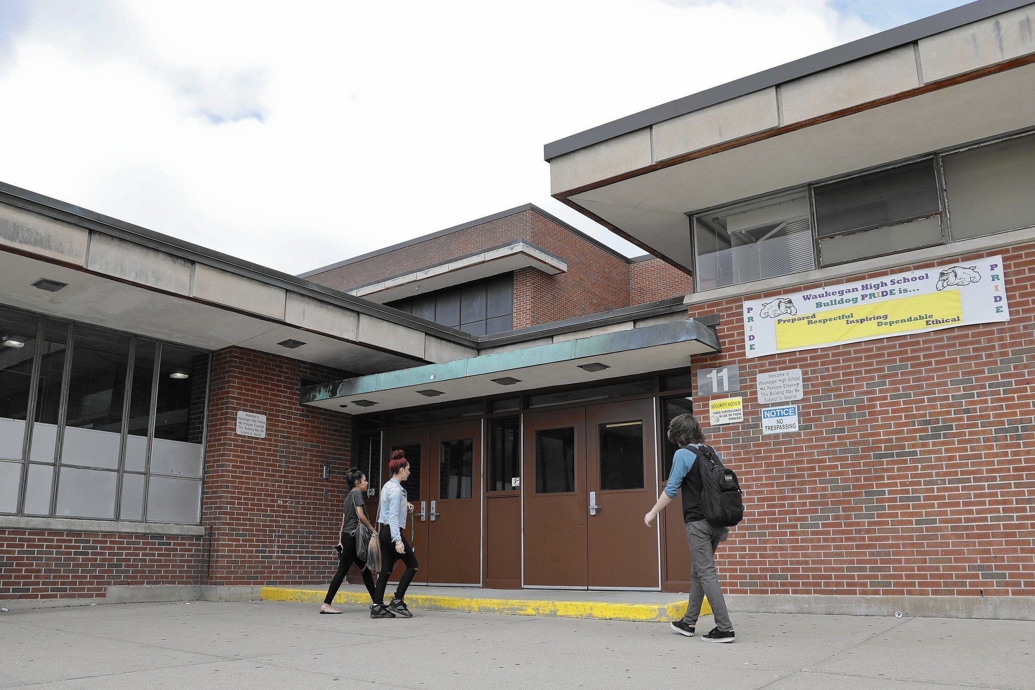 Teacher absences cost Waukegan District 60 nearly $200,000 in first 5 weeks