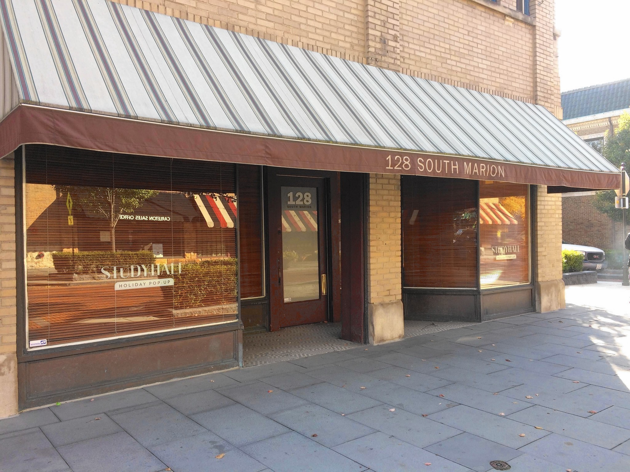 Study Hall Boutique Pops Up In Oak Parks Pleasant District Oak Leaves