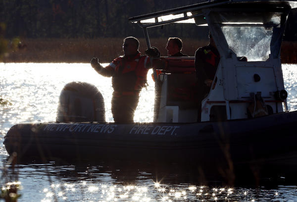 Emergency crews respond to call for distressed boat on Warwick River - Daily Press