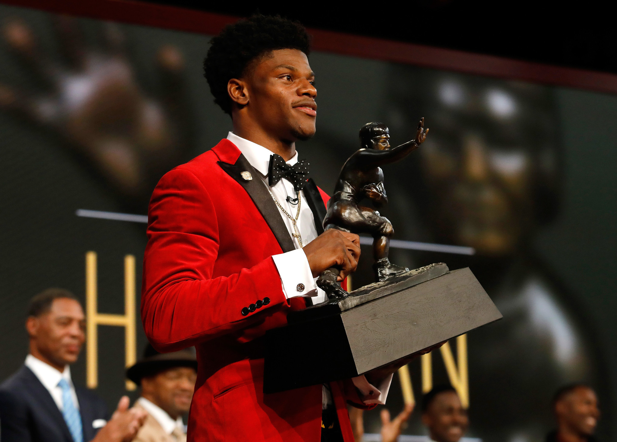 Louisville quarterback Lamar Jackson wins 2016 Heisman Trophy - Baltimore Sun