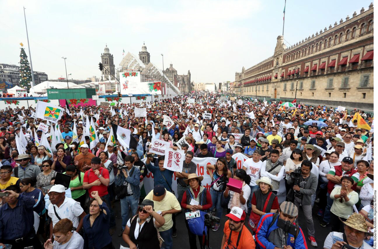 Mexicanos al grito de… "Fuera Peña Nieto, que se vayan todos. No ... - Hoy Los Angeles