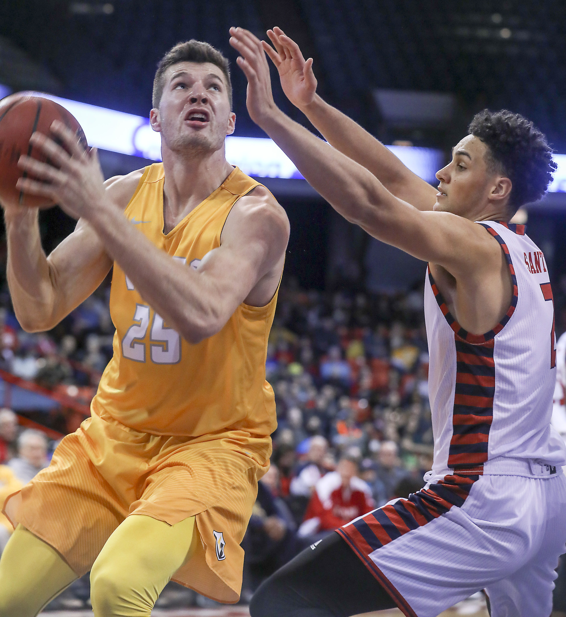 Valparaiso's Alec Peters, a top NBA prospect, has picked the path less chosen