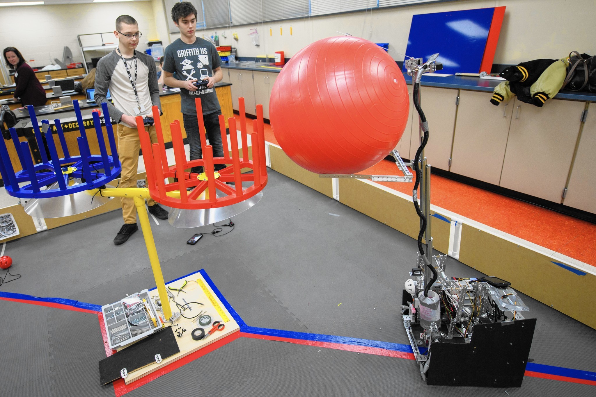 Robotics team to host tournament at Griffith - Chicago Tribune