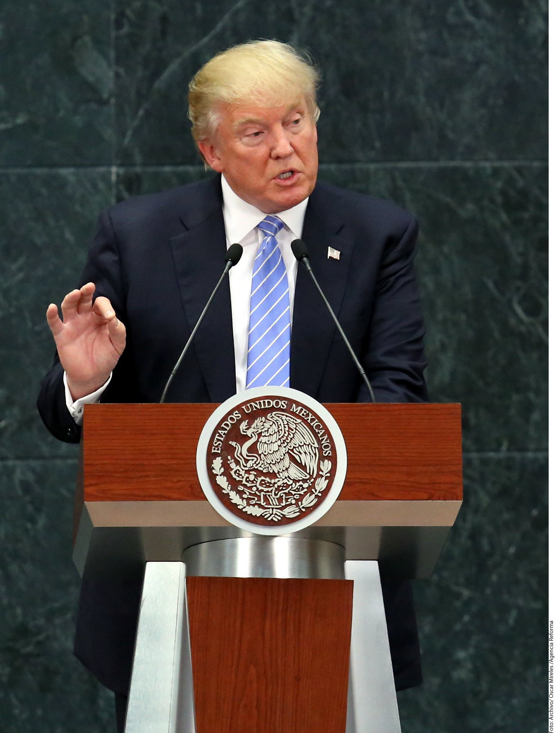 Exigen a Enrique Peña Nieto firmeza y dignidad ante Donald Trump - Hoy Los Angeles