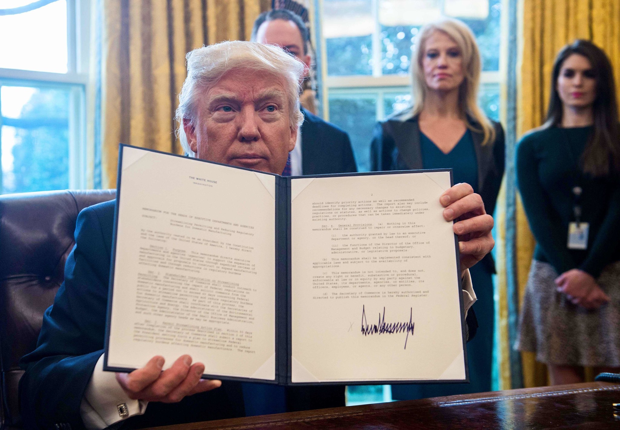 Trump signs orders advancing Keystone XL, Dakota Access oil pipelines