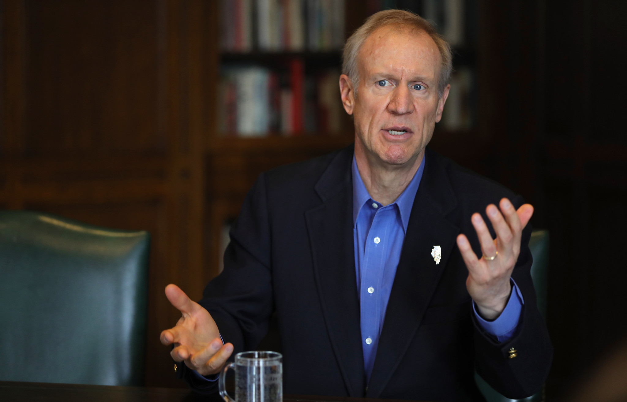 Morning Spin: Rauner hits Facebook Live ahead of budget speech - Chicago Tribune