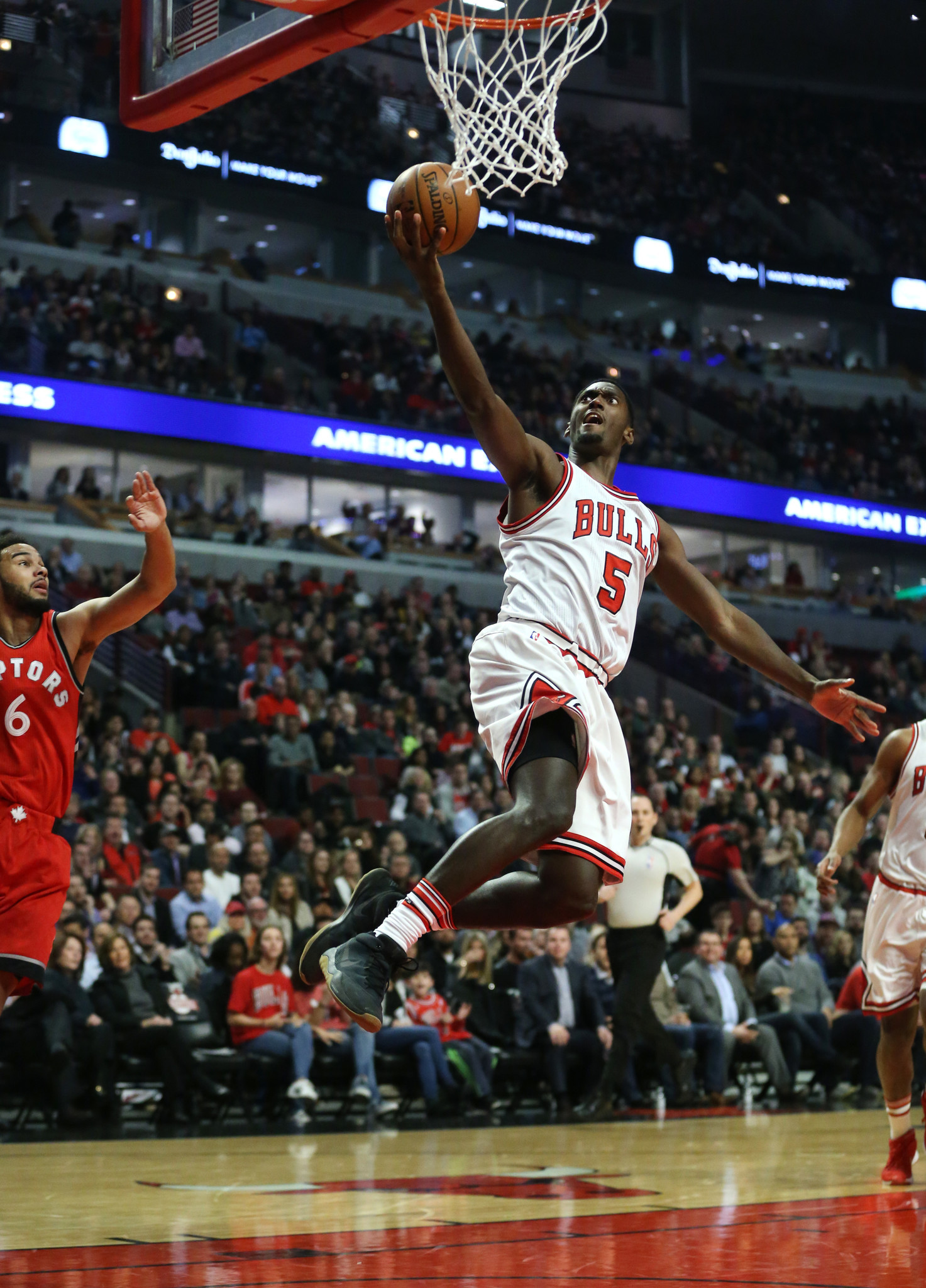 Shorthanded Bulls get Jimmy Butler back, lead Raptors 58-39 at half