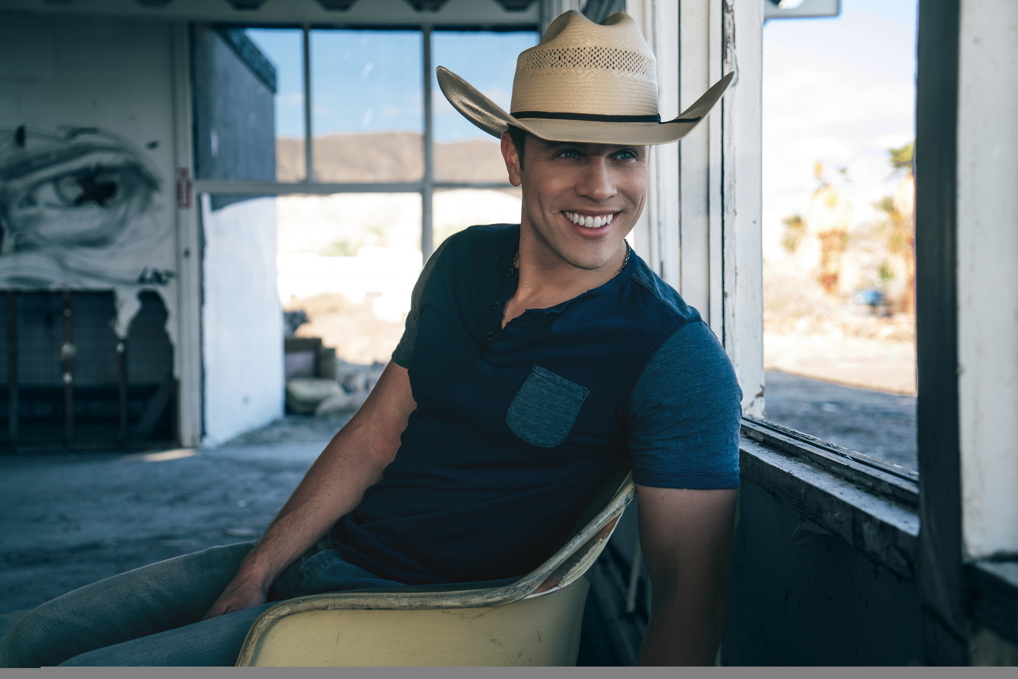 Interviewing Dustin Lynch: Chart-topping country star, playing with Florida Georgia ...