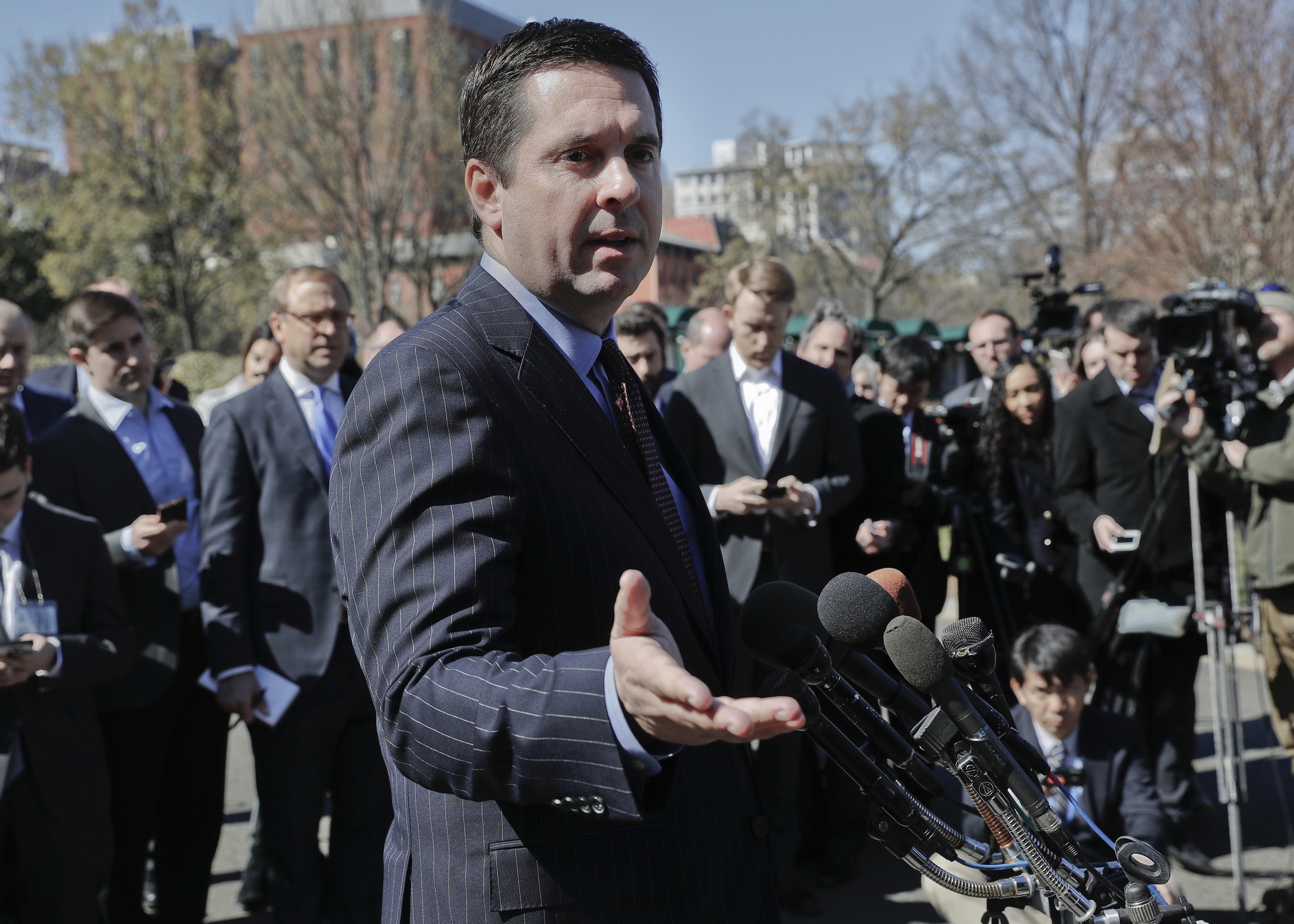 Nunes admits he met source for surveillance claim at White House; Dems call on him to step aside