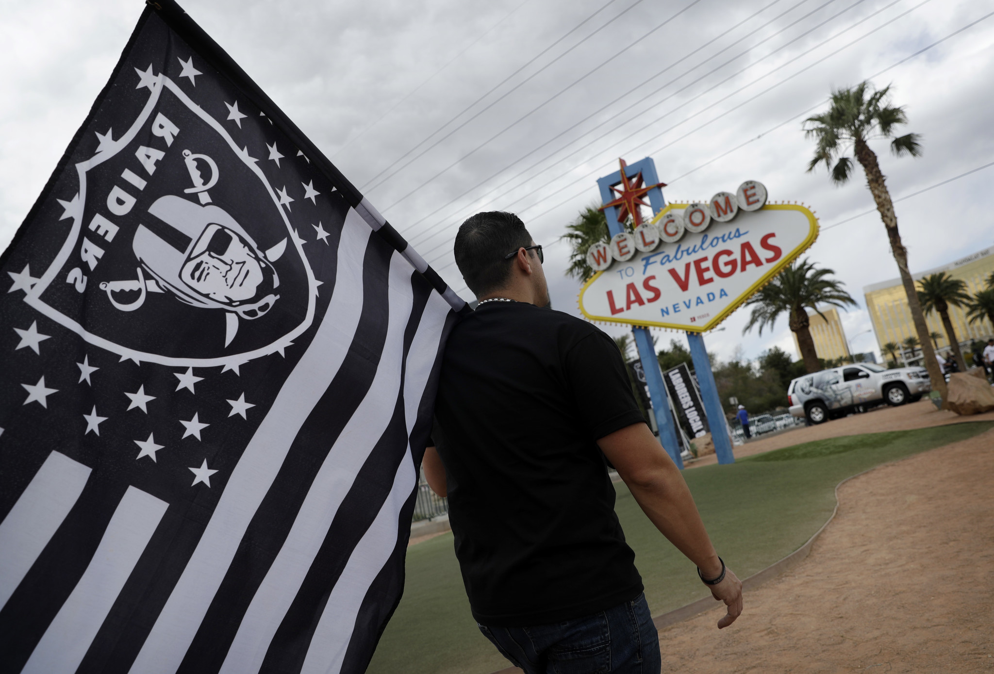 Raiders could be quite the road rage with traveling NFL circus - Chicago Tribune
