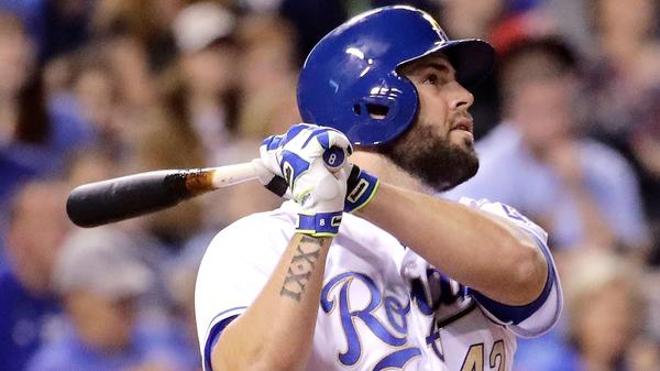 Mike Moustakas hits game-winning homer as Royals hand Angels fourth loss in a row