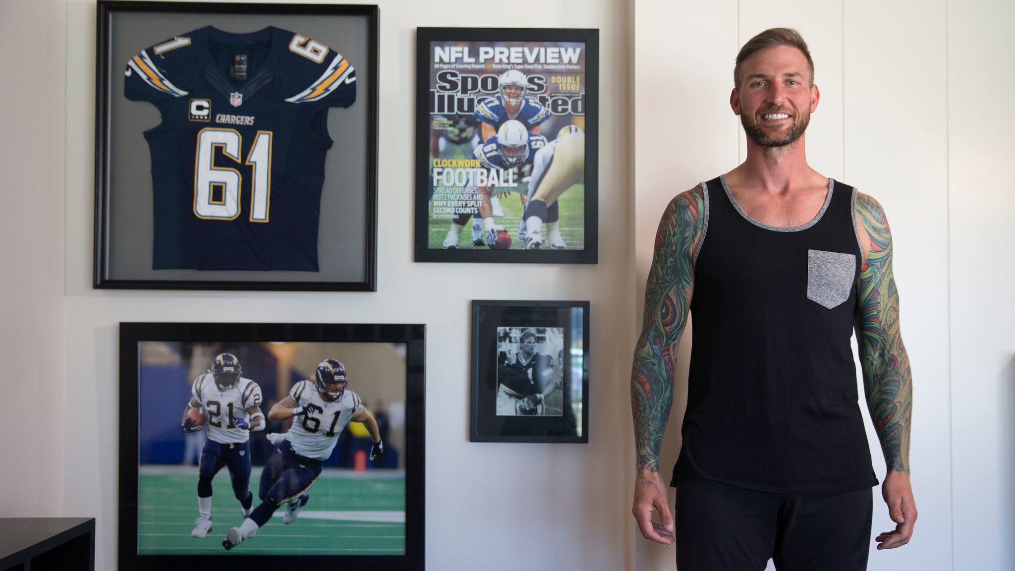 Trung vệ cũ của San Diego Chargers – Nick Hardwick tại nhà riêng ở San Diego (Allen J. Schaben / Los Angeles Times)