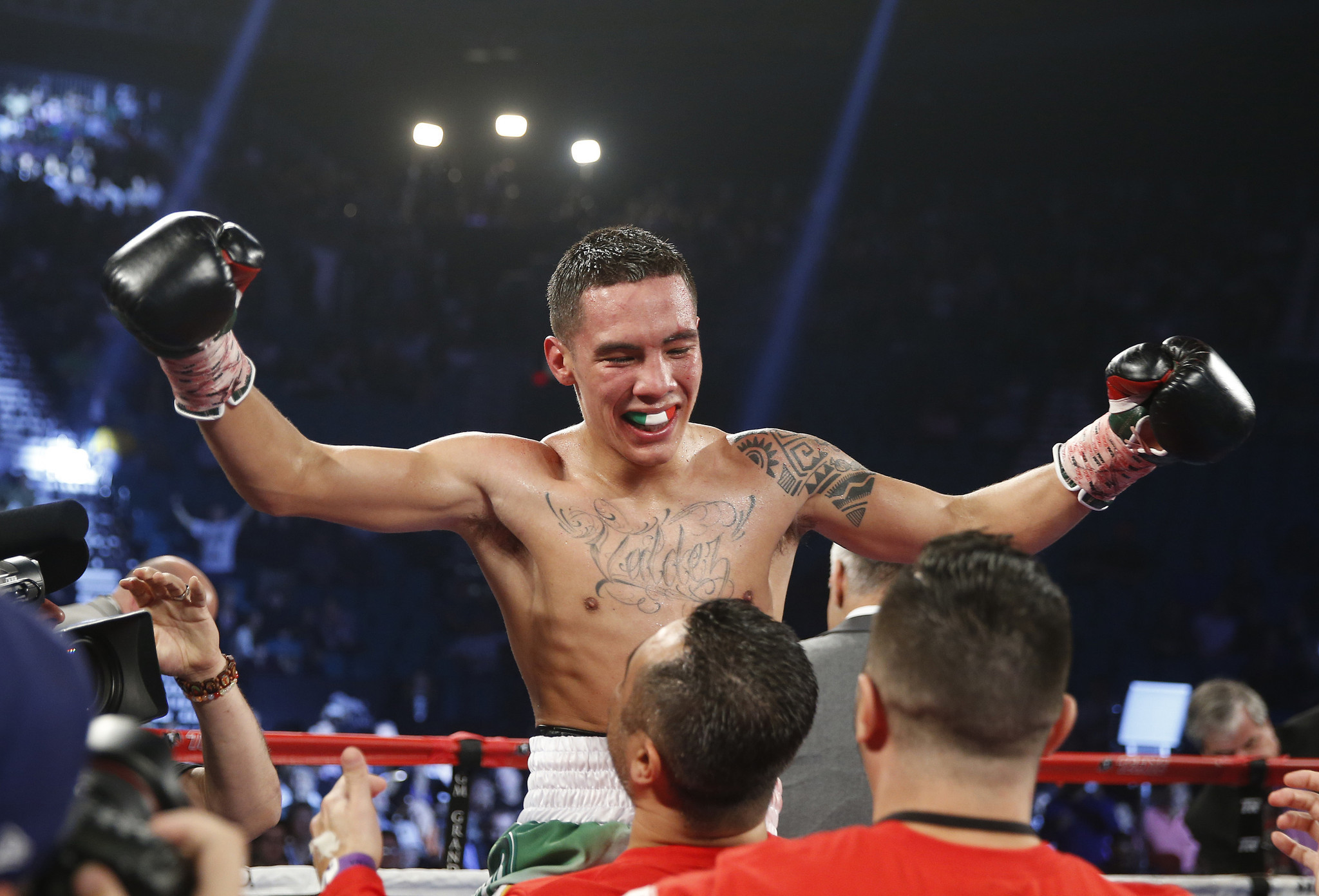 Oscar Valdez's Saturday main event can boost his best-of-the ... - Los Angeles Times