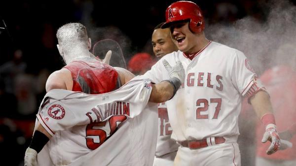 Angels beat the Athletics 2-1 with a walk off in the 11th