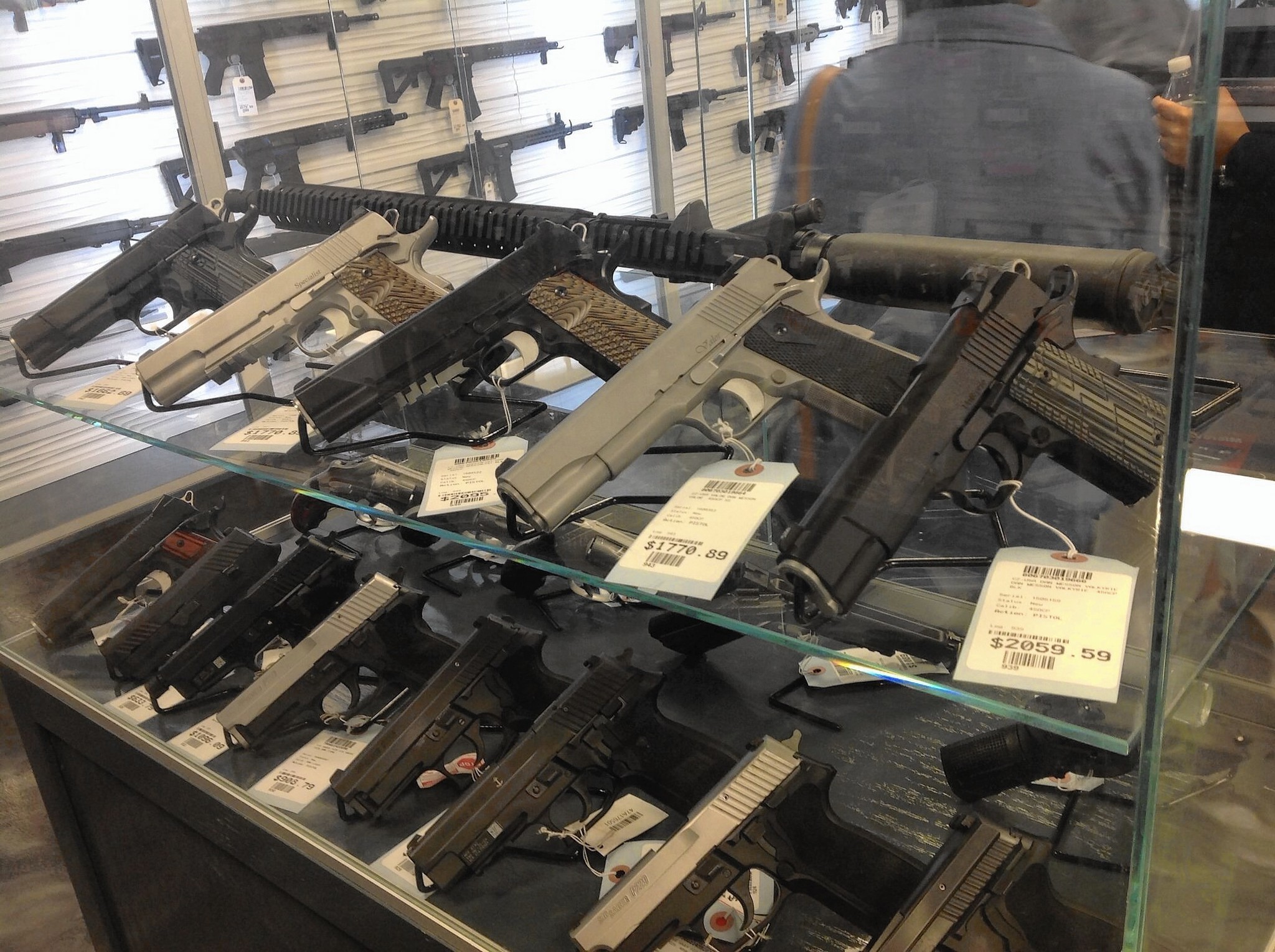Guns stolen from Oak Forest shooting range