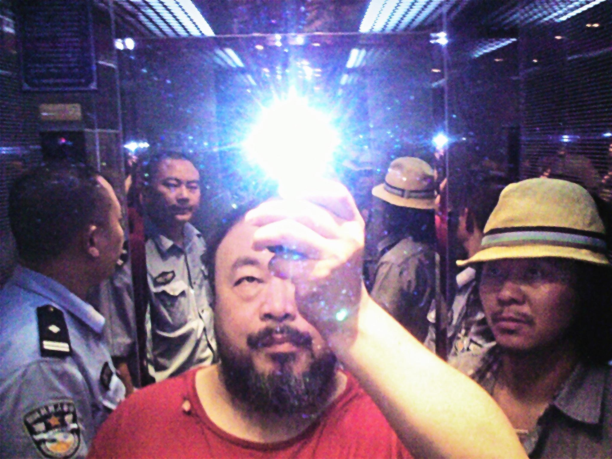 Ai Weiwei, the new hero of selfie culture - Chicago Tribune
