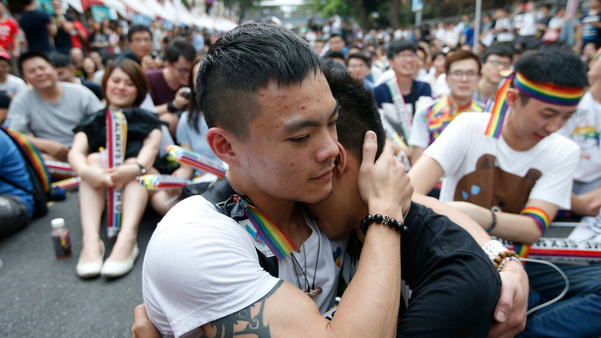 Taiwan S High Court Paves The Way For Same Sex Marriage A First In Asia La Times