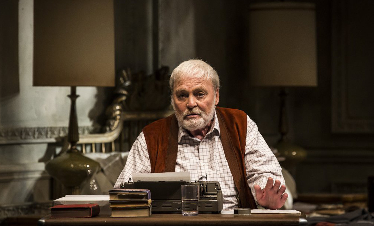 Stacy Keach had heart attack during 'Pamplona' - Chicago Tribune