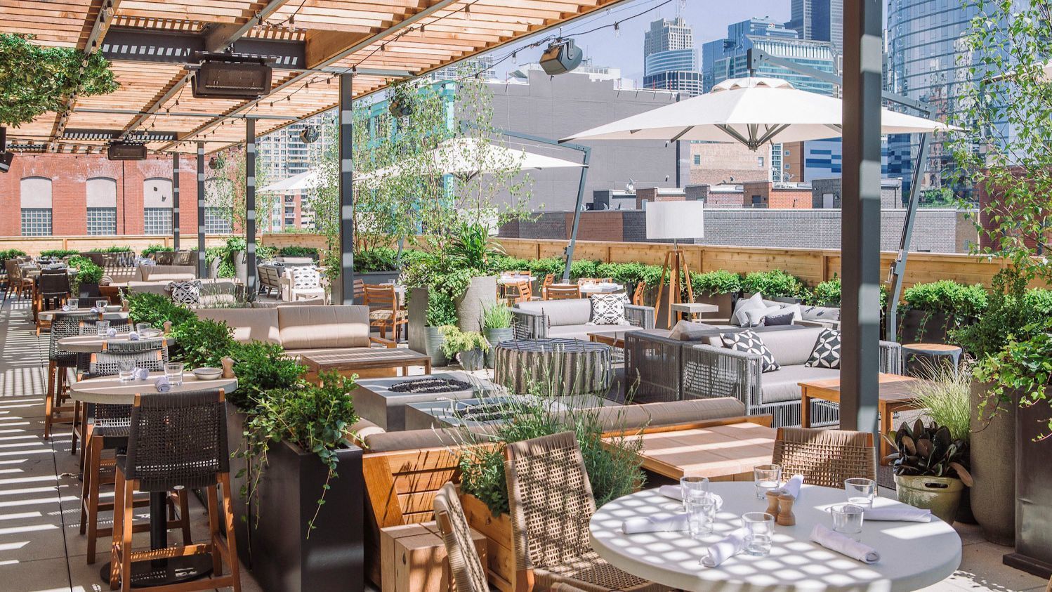 130-plus Chicago patios and rooftops for summer eating and drinking - Chicago Tribune