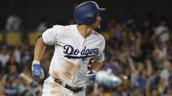Dodgers shortstop Corey Seager has a mild strain of right hamstring