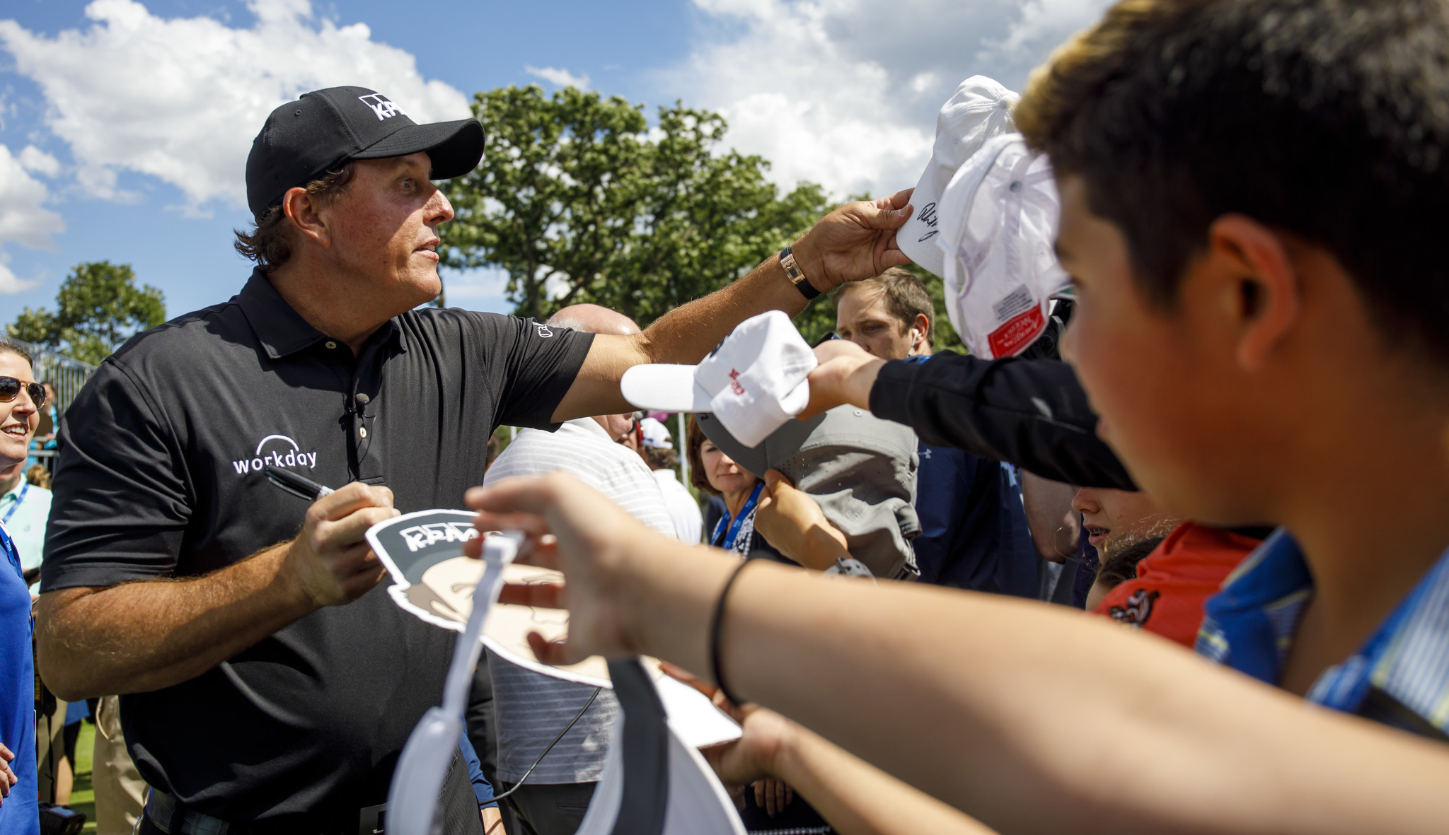 Relentlessly on message, Phil Mickelson is a marketer's dream - Chicago Tribune