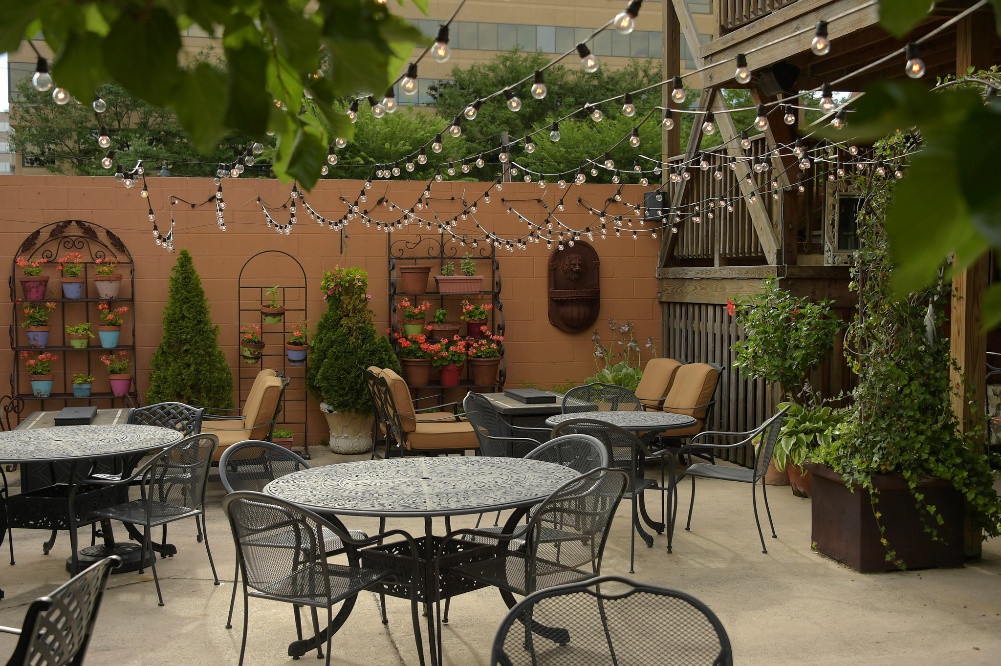 Hot spots: Restaurants create elaborate outdoor seating - Baltimore Sun