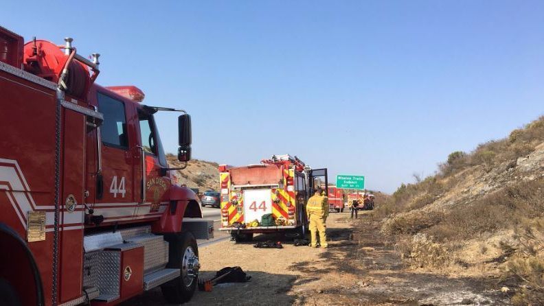 Fire in Mission Trails Regional Park prompts brief closure of SR-52