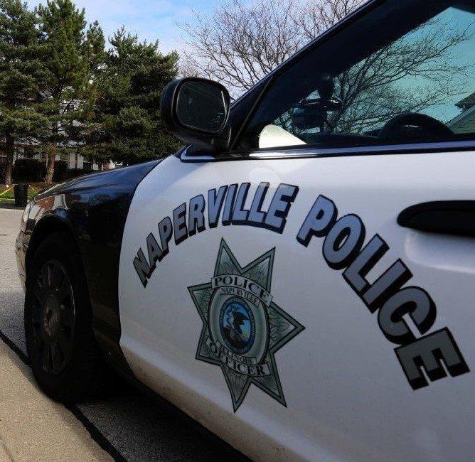 Robbers pull gun and steal cash, concert tickets from man at Naperville restaurant