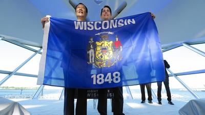 Wisconsin's aglow with Foxconn announcement, but can Illinois share the spotlight?