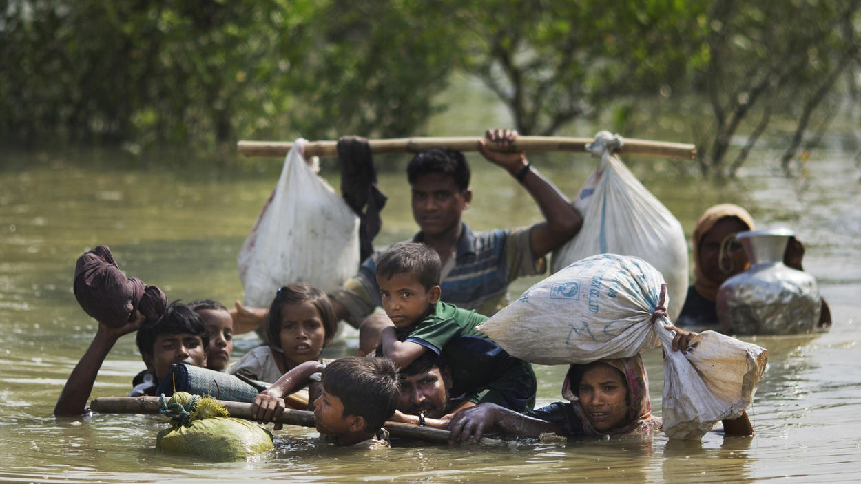 Rohingya Muslim minority flee violence in Myanmar