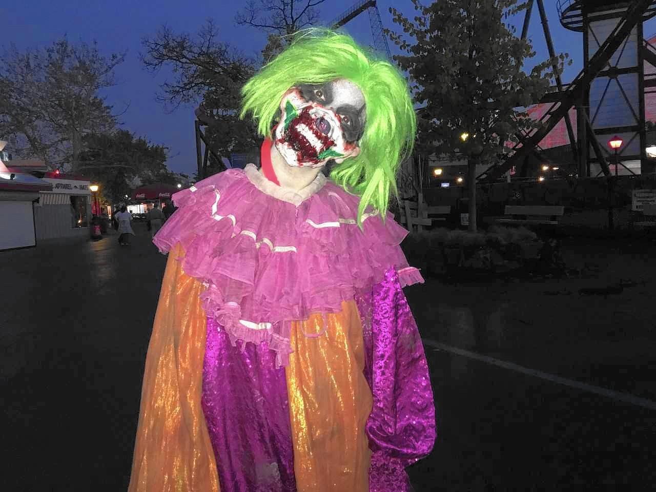 The Grounds Ct-lns-great-america-early-fright-fest-st-0916-20170915