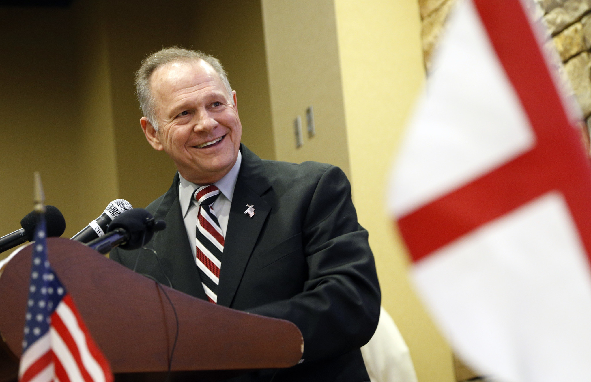 http://www.chicagotribune.com/news/opinion/commentary/ct-roy-moore-hypocrite-christian-20171114-story.html