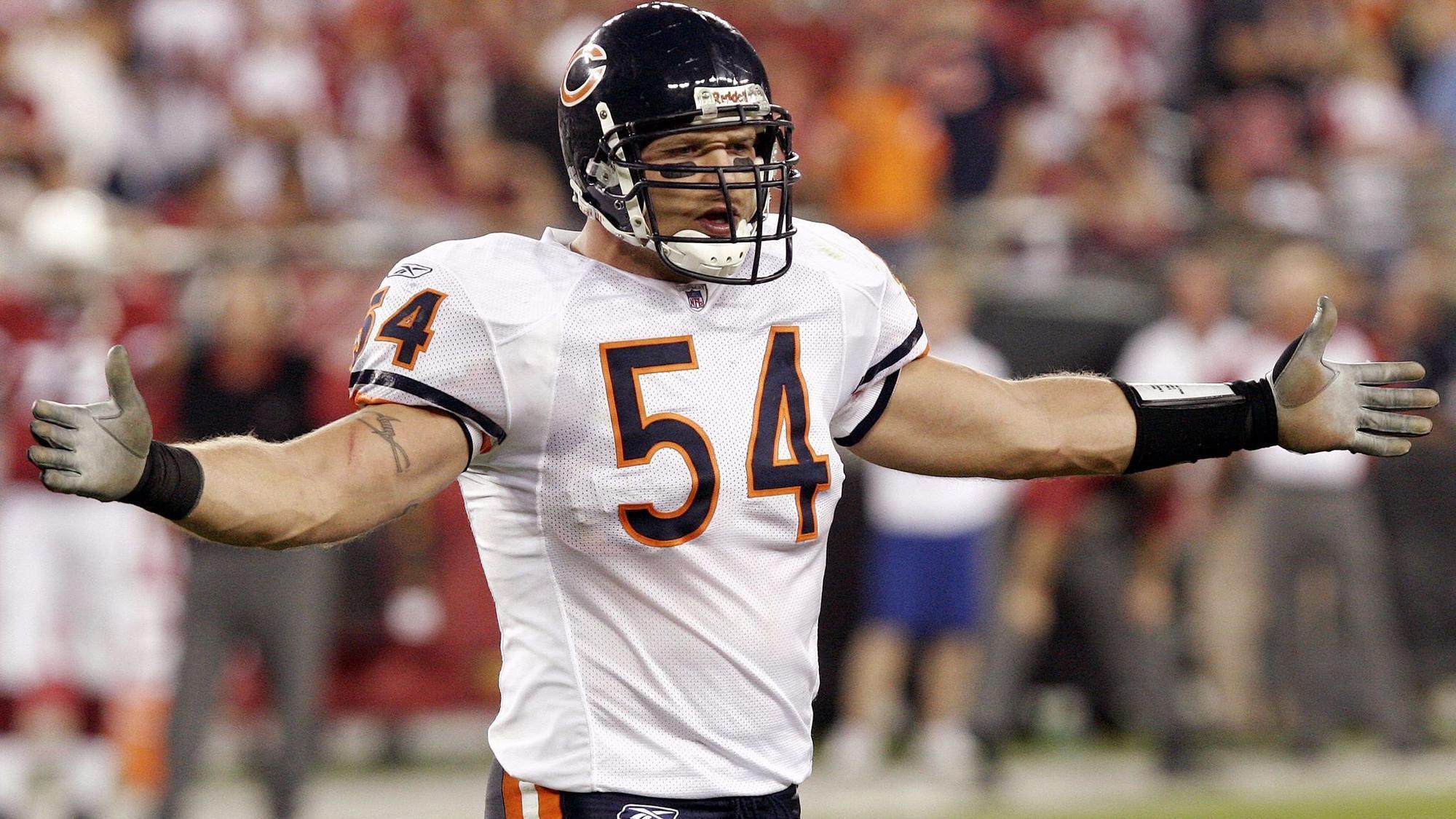 Brian Urlacher named semifinalist for Pro Football Hall of Fame - Chicago Tribune