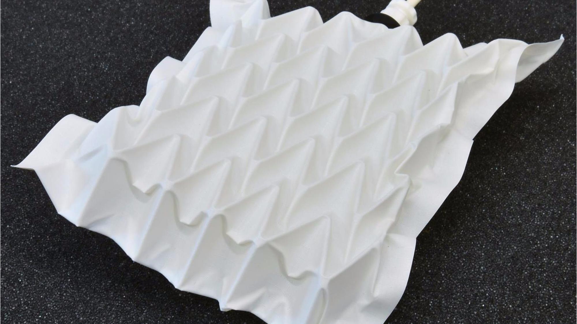 Inspired by origami, scientists build artificial muscle that lifts 1,000 times its own weight