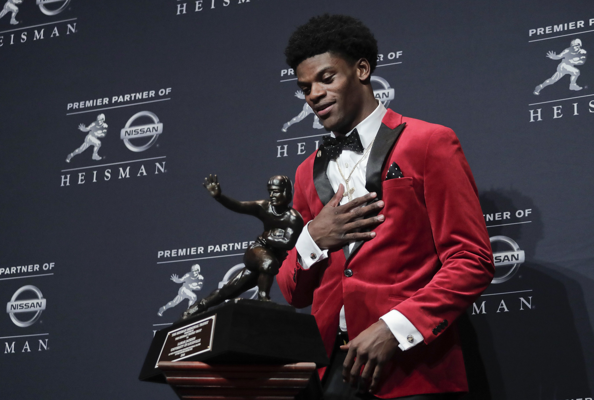Lamar Jackson, Baker Mayfield and Bryce Love named Heisman Trophy finalists - Chicago ...2048 x 1381