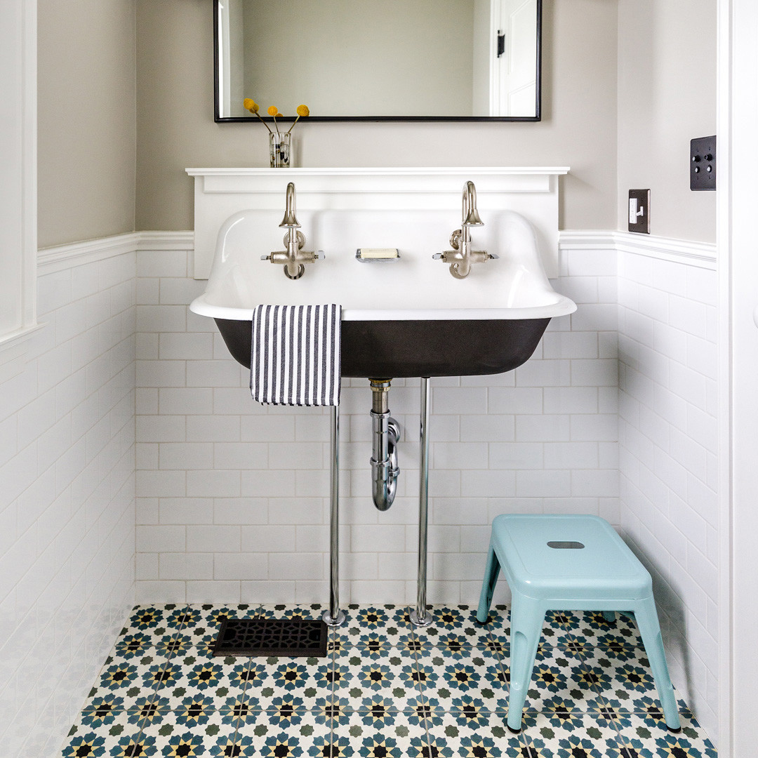 Modern Farmhouse: Houzz predicts trough sinks, vintage styling and rustic farmhouse details will com