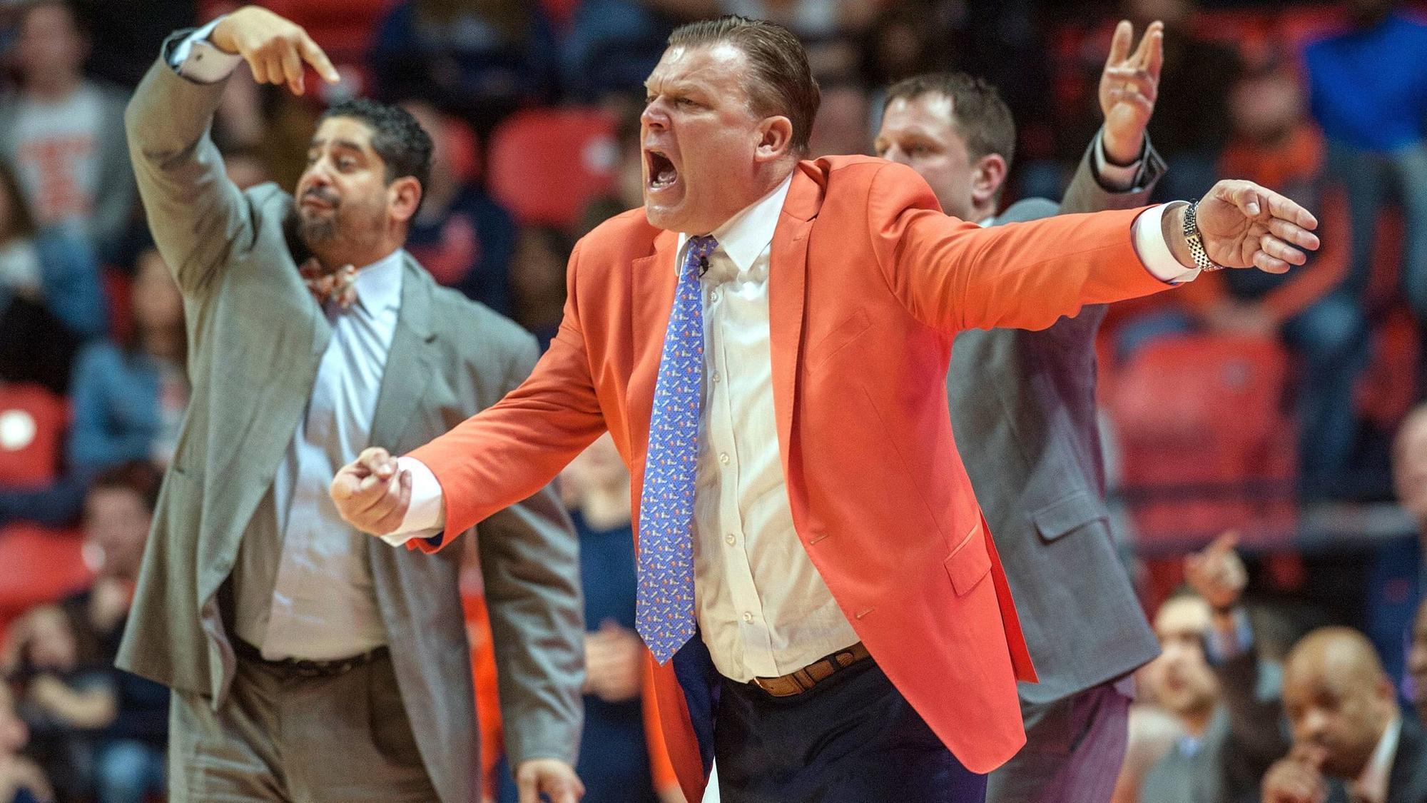 Illinois gets first conference victory, holding off Indiana 73-71