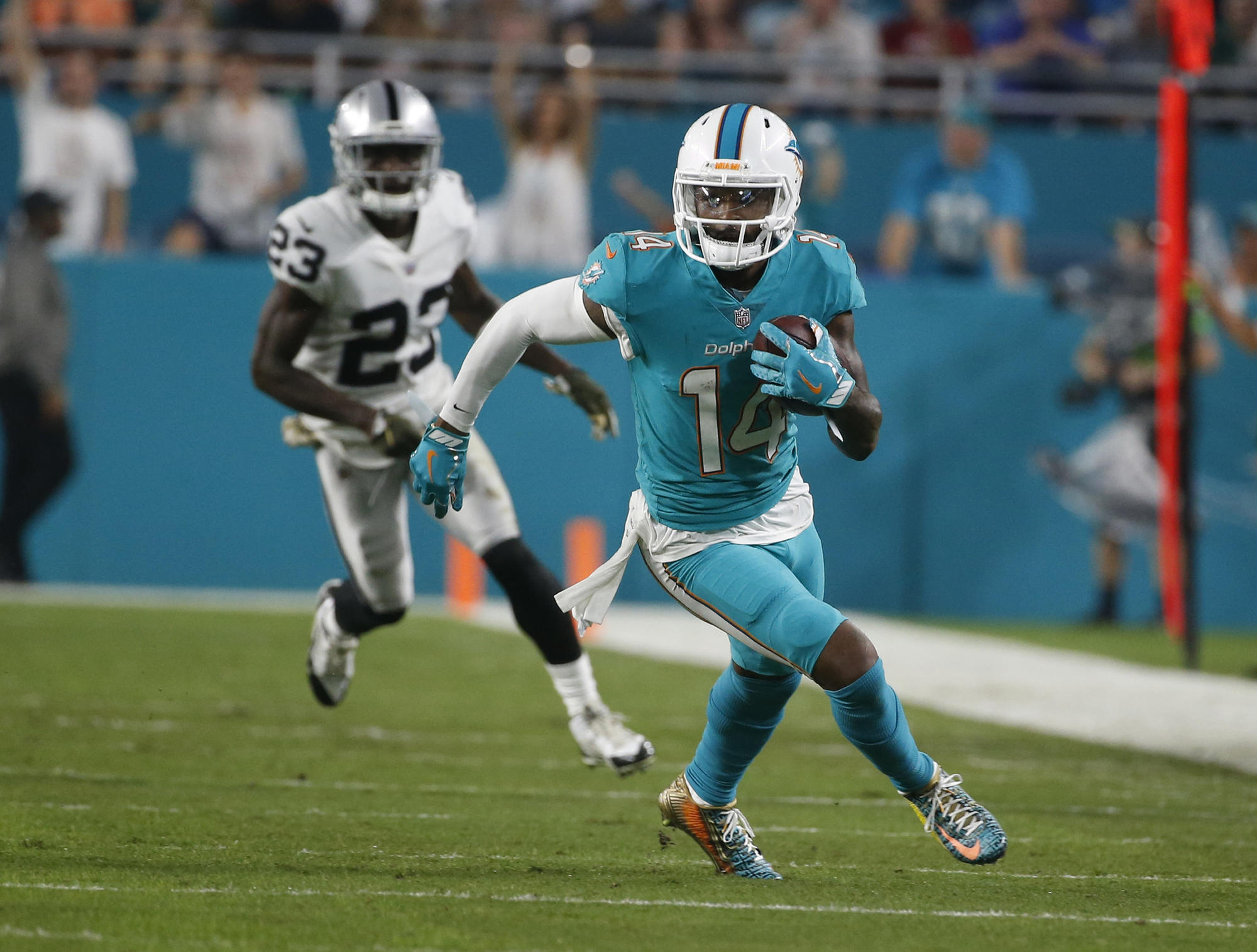 Dolphins put franchise tag on WR Jarvis Landry
