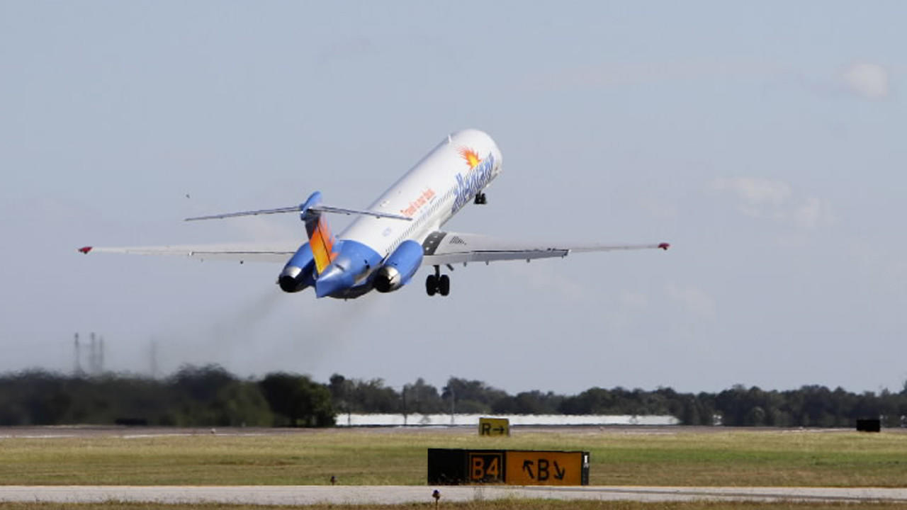 Sanford airport: New Allegiant flights added to Syracuse - Orlando Sentinel