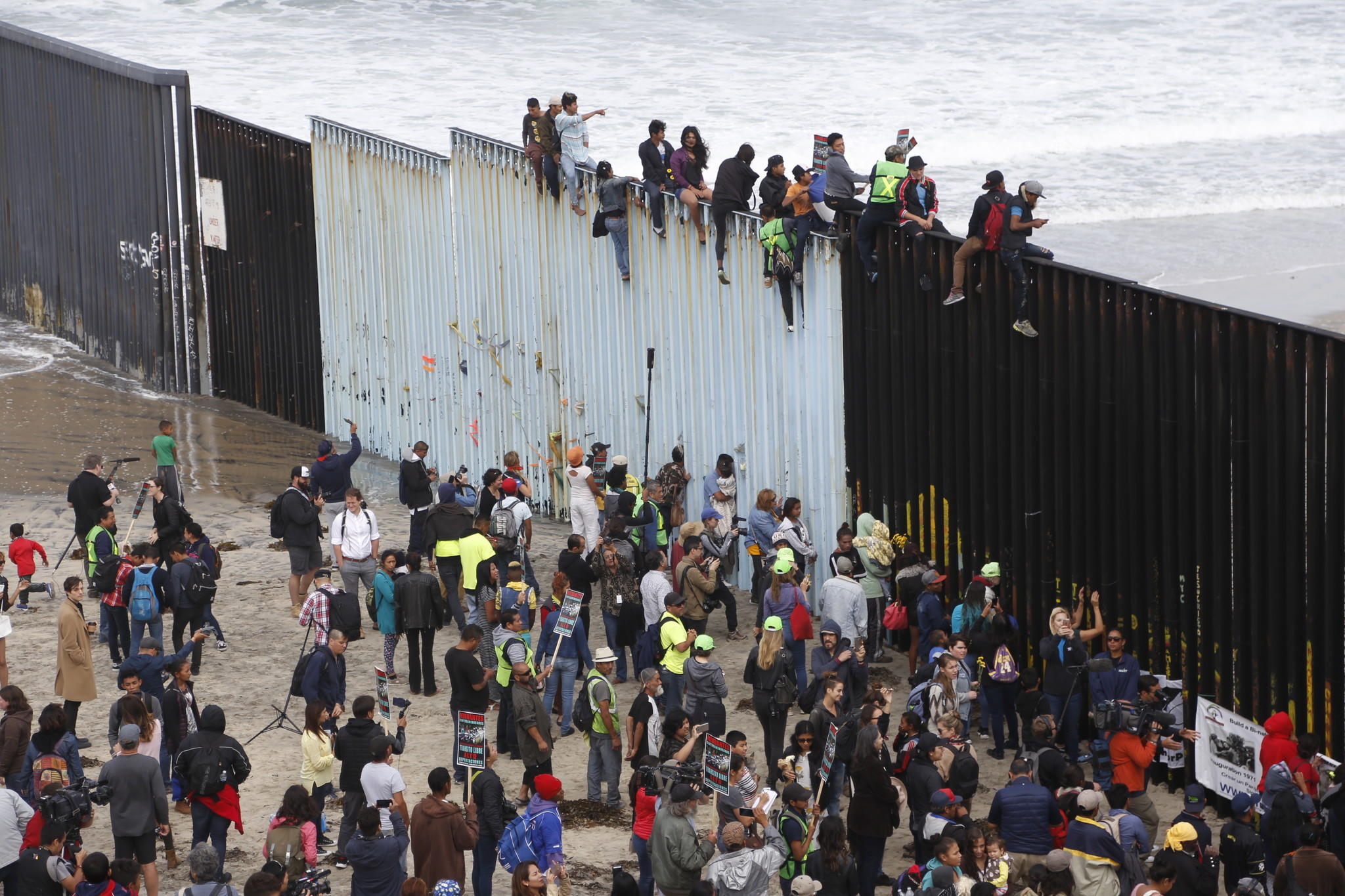 Photos Immigrant Caravan Arrives At Us Border The San Diego Union
